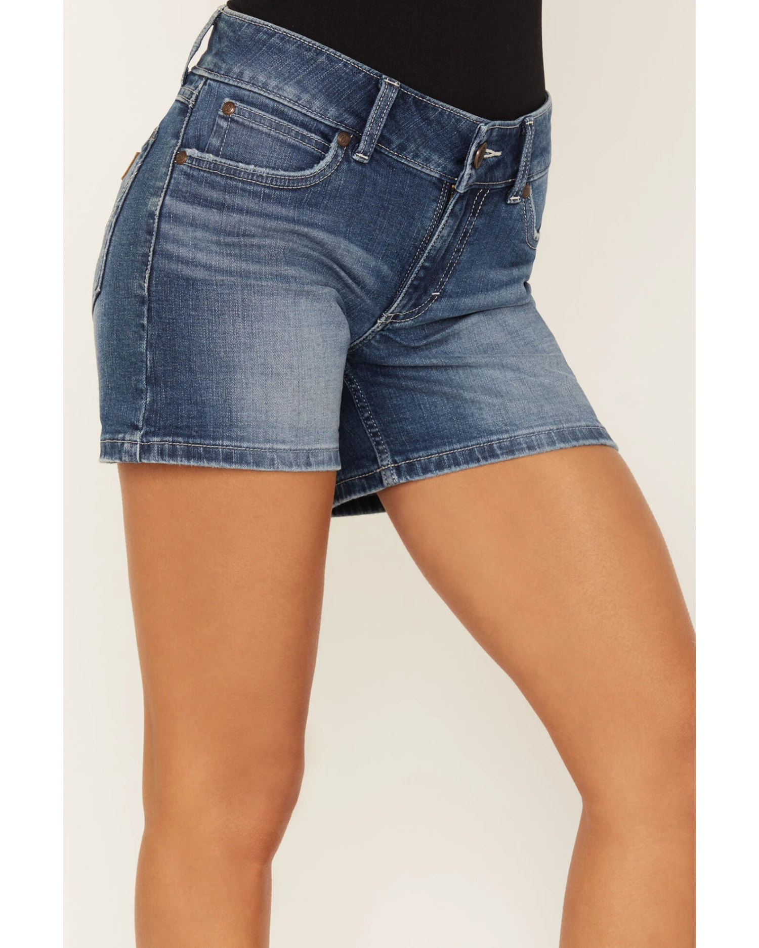 Wrangler Retro Women's Medium Wash Mid Fold Shorts - Image 2