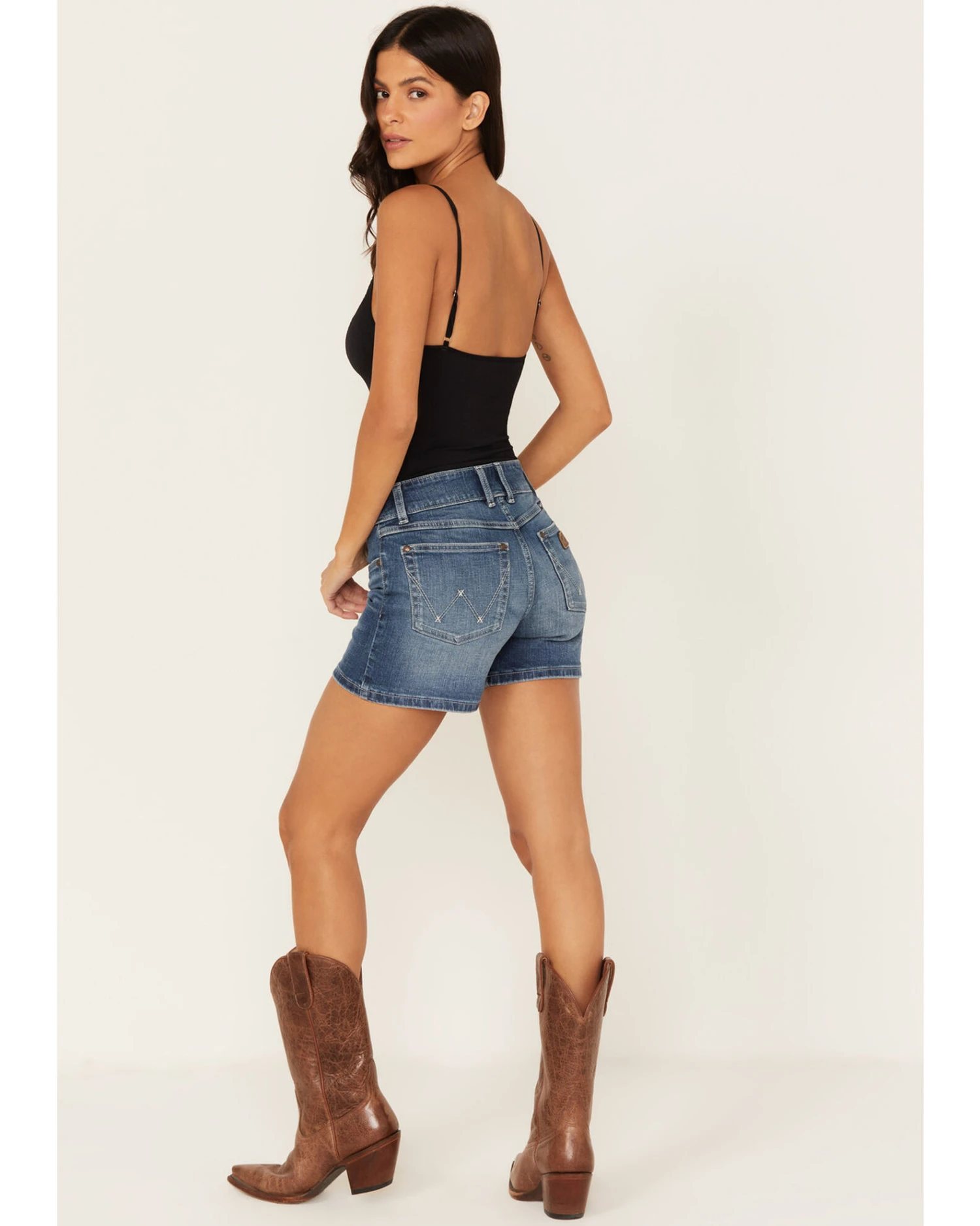 Wrangler Retro Women's Medium Wash Mid Fold Shorts - Image 3