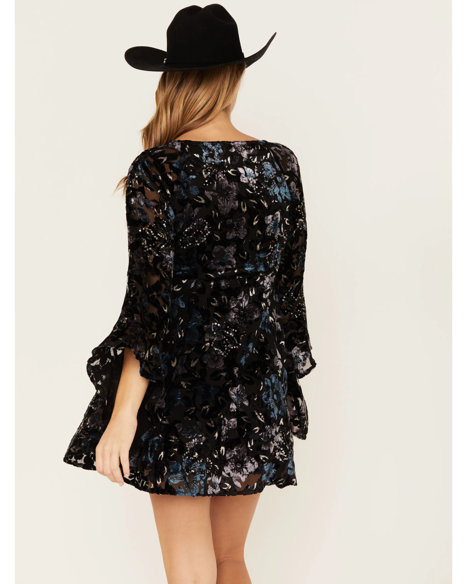 Shyanne Women's Flare Sleeve Burn Out Velvet Dress - Image 4