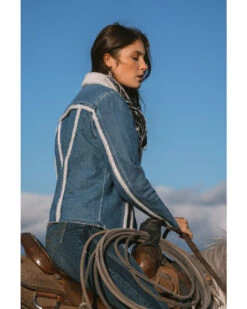 Idyllwind Women's Medium Wash Sherpa-Lined Denim Jacket