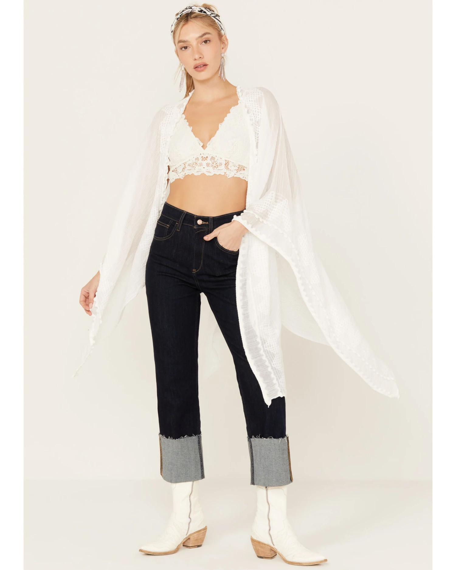 Shyanne Women's Chevron Tassel Chenille Shawl - Image 2